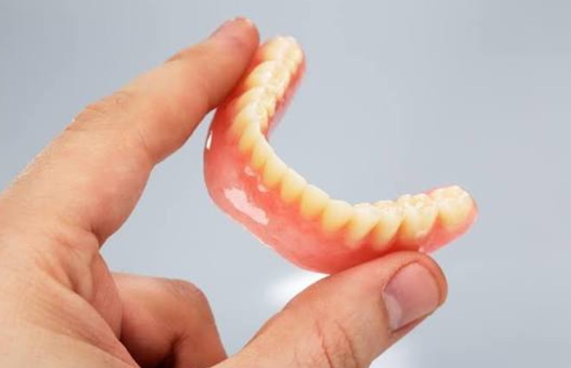 dentures img